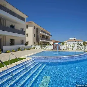 mythical-sands-resort-loucas-apartment.protaras-cy-hotels.com/